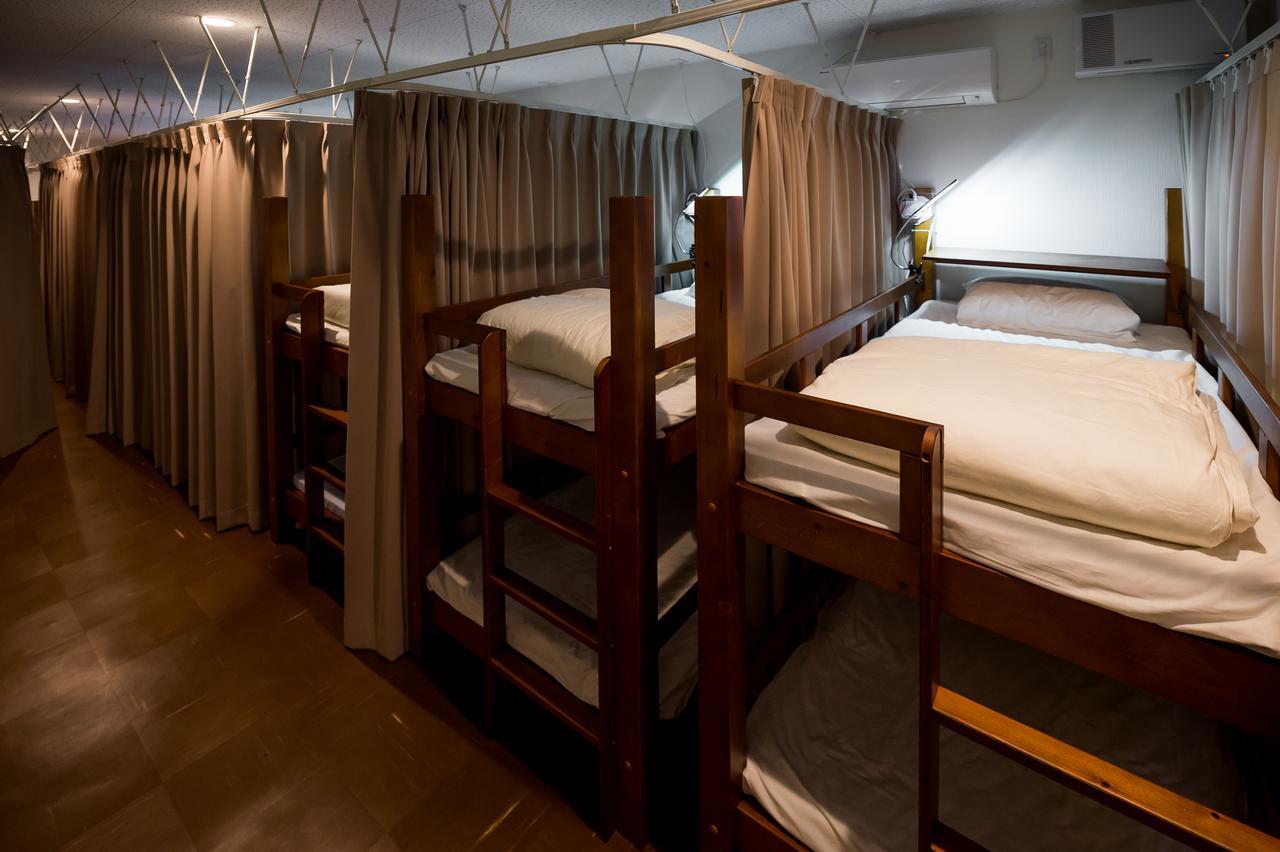 Guest House Yutaka Naha Bagian luar foto